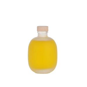 Vente en gros <span class=keywords><strong>de</strong></span> 8oz 16oz 250ml 500ml Bouteille d'emballage <span class=keywords><strong>de</strong></span> boisson <span class=keywords><strong>de</strong></span> jus <span class=keywords><strong>de</strong></span> vin en verre givré transparent avec bouchon en liège en bois - Product Image 5