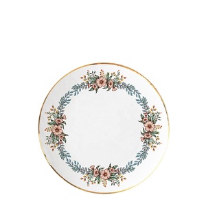 Nouvelles assiettes en céramique à motif de guirlande luxueuse de style nordique avec bord doré - Product Image 3