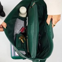 Sac à bandoulière en PU avec logo personnalisé pour femmes, sac à main en cuir vegan de luxe pour un usage quotidien, avec doublure en polyester, toutes saisons