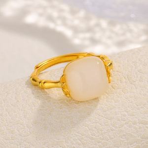 Anillo de plata de ley s925 con calcedonia ámbar en forma de cubo, estilo retro de corte femenino, sensación de lujo ligero y alta gama, g - Product Image 4