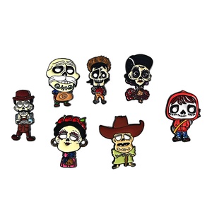Broche en alliage de zinc peinte à l'effigie de personnages de dessins animés <span class=keywords><strong>Coco</strong></span> du Jour des Morts mexicain et épinglette de fête mexicaine - Product Image 1