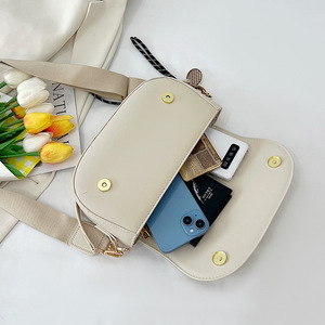 Bolso Bandolera Casual de Un Solo Hombro, Cubierta de PU, Nueva Tendencia de Moda Europea y Americana, Versátil, de Alta Gama, Forro de Poliéster para Mujer - Product Image 4