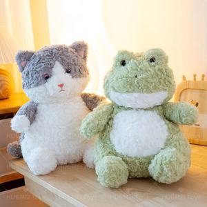 Venta al por mayor de peluche de rana juguetes de peluche súper suave poliéster algodón orgánico mapache muñecas PP algodón relleno cumpleaños nailon plástico - Product Image 4