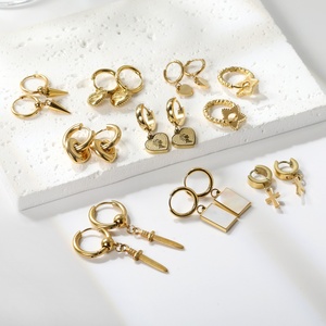 Joyería de Moda al por Mayor, Aretes Colgantes de Acero Inoxidable con Baño de Oro de 18k, con Forma de Concha, Cuadrado, Cruz, Corazón, Estrella y Aro, para Mujer - Product Image 1