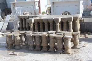 Balustres en pierre <span class=keywords><strong>Maison</strong></span> Balustrades décoratives extérieures en marbre Beige blanc Balustrade de balcon en pierre - Product Image 6