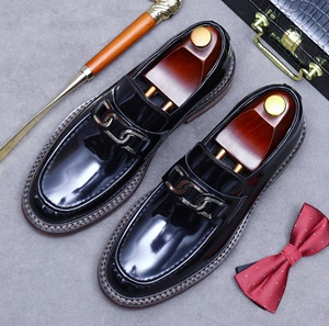 Mocassins Oxford en cuir confortables, antidérapants, respirants et légers pour hommes – Chaussures décontractées à enfiler pour le bureau et la carrière – Modèle Evergreen - Product Image 3