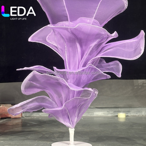 ขาตั้งดอกไม้ผ้าออร์แกนซ่าสีม่วงขนาดใหญ่ LEDA สำหรับตกแต่งโต๊ะกลางงานแต่งงาน ทางเดิน และเวที - Product Image 3