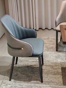 Fauteuil d'hôtellerie sur mesure avec accents dorés, chaise d'appoint rembourrée, suite de sièges commerciaux haut de gamme pour hall d'hôtel étoilé et salle d'exposition - Product Image 3