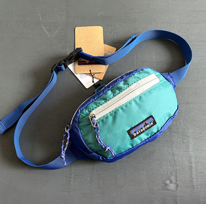 Pat Bata A <span class=keywords><strong>กระเป๋า</strong></span>คาดเอวเล็กมีสายปรับได้ - Product Image 3