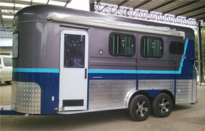 Remolque de Lujo Personalizable para 2 Caballos, Certificado ISO CE, Galvanizado, con Capacidad de 2000 kg, Ruedas de Goma Sólida - Product Image 6