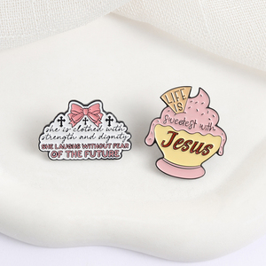 Pin Enamel Kutipan Inspiratif Hidup Lebih Manis dengan Yesus Bros Lencana Iman Perhiasan Kekuatan Wanita yang Lucu Hadiah untuk Teman - Product Image 3