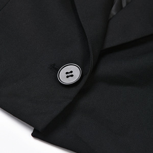 Abrigo vaquero de mezclilla con contraste de color y diseño de cinturón, estilo corto, novedad de otoño para mujer, a la última moda. - Product Image 5