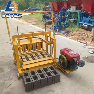 Macchina per la Produzione di Blocchi Interbloccanti con Motore Diesel, Macchinario per Mattoni Forati in Cemento in Vendita - Product Image 1