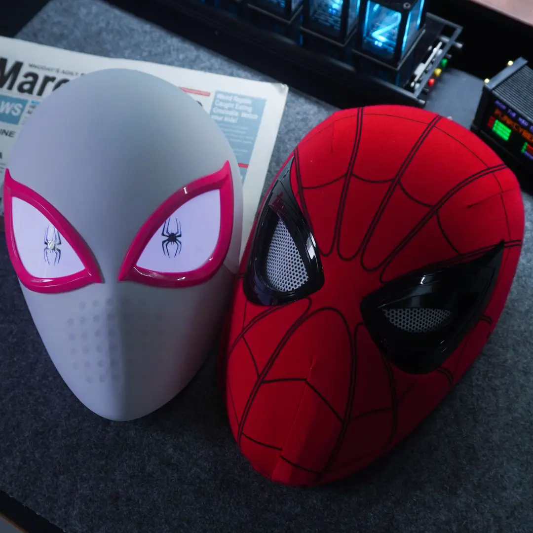 Negro blanco Spider Man Maske mover ojos Spiderman máscara con ojos móviles lentes casco Halloween disfraz Props DropShipping