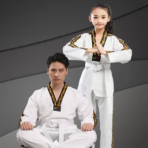 איכות גבוהה רך מותאם אישית לוגו Taekwondo מדים בינלאומיים אדום Taekwondo מדים בינלאומיים