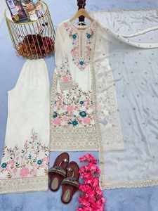 Conjunto de Kurti y Dupatta de Seda Chinon de Alta Calidad que Ofrece Comodidad y Acabado Premium, Ideal para Bodas y Fiestas - Product Image 5