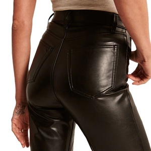 <span class=keywords><strong>Pantaloni</strong></span> <span class=keywords><strong>Neri</strong></span> da <span class=keywords><strong>Donna</strong></span> a Vita Alta in Ecopelle Lucida, Gamba Dritta, Effetto Bagnato, Slim Fit, in Pelle PU - Product Image 5