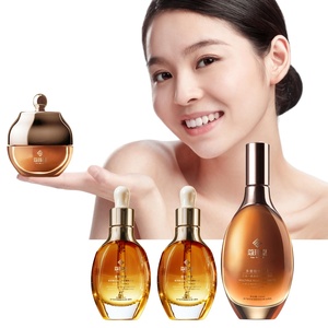 Set de Regalo de Cuidado de la Piel de Lujo de Marca Privada, Loción Hidratante Reafirmante y Blanqueadora Antienvejecimiento de Moléculas Pequeñas, Esencia Iluminadora - Product Image 3