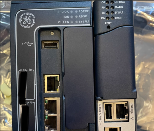 The PLC New original IC695CPE305