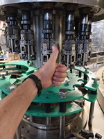 Machine de capsulage automatique ROPP de haute précision utilisée pour sceller des bouchons en aluminium sur des bouteilles pour la vente à l'exportation