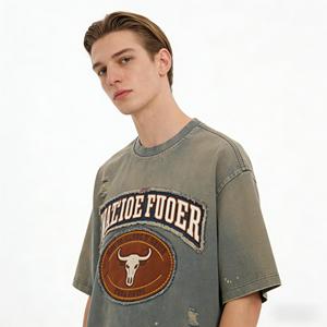 Fabricant de t-shirts streetwear OEM/ODM : T-shirt pour homme WATIOW FUOER avec patch tête de taureau, effet délavé vintage, coupe oversize - Product Image 3