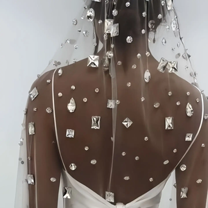 <span class=keywords><strong>Voile</strong></span> <span class=keywords><strong>de</strong></span> mariage <span class=keywords><strong>de</strong></span> luxe romantique cristaux voiles <span class=keywords><strong>de</strong></span> <span class=keywords><strong>mariée</strong></span> perlés 1 niveau <span class=keywords><strong>diadème</strong></span> strass doux tulle <span class=keywords><strong>avec</strong></span> peigne - Product Image 5