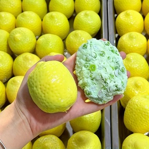 Juguete Blandito de Sandía Viral de Tendencia 2026, con Relleno de Gelatina de Vaselina de Alta Elasticidad, Sensación de Peso en la Mano, Pelota Antiestrés de Fruta para Apretar - Product Image 2
