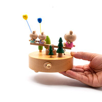 Boîte à musique en bois en forme d'ours mignon, à manivelle rotative, écologique, style européen, carrousel de Noël, durée du son de 30 secondes, pour enfants