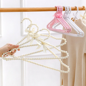 <span class=keywords><strong>Cintre</strong></span> européen en forme d'arc de perle <span class=keywords><strong>pour</strong></span> enfants et animaux de compagnie Porte-vêtements en plastique <span class=keywords><strong>pour</strong></span> vêtements de fée <span class=keywords><strong>pour</strong></span> le salon - Product Image 6