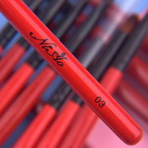 แปรงแต่งเล็บด้ามไม้สีแดง ขนแปรงแบบแบน ปลายจิก สำหรับเจลยูวี แกะสลัก ลายเส้น อะคริลิค เพ้นท์เล็บ อุปกรณ์ทำเล็บมืออาชีพสำหรับร้านทำเล็บ - Product Image 2