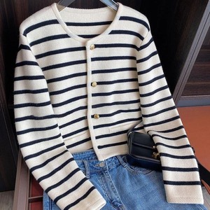 Cardigan pour <span class=keywords><strong>femme</strong></span> à col rond et simple boutonnage en maille - Product Image 1