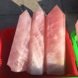 Commercio all'ingrosso di alta qualità naturale di grandi dimensioni <span class=keywords><strong>rosa</strong></span> cristallo di quarzo torre rock rose quartz point wand per <span class=keywords><strong>la</strong></span> decorazione - Product Image 6