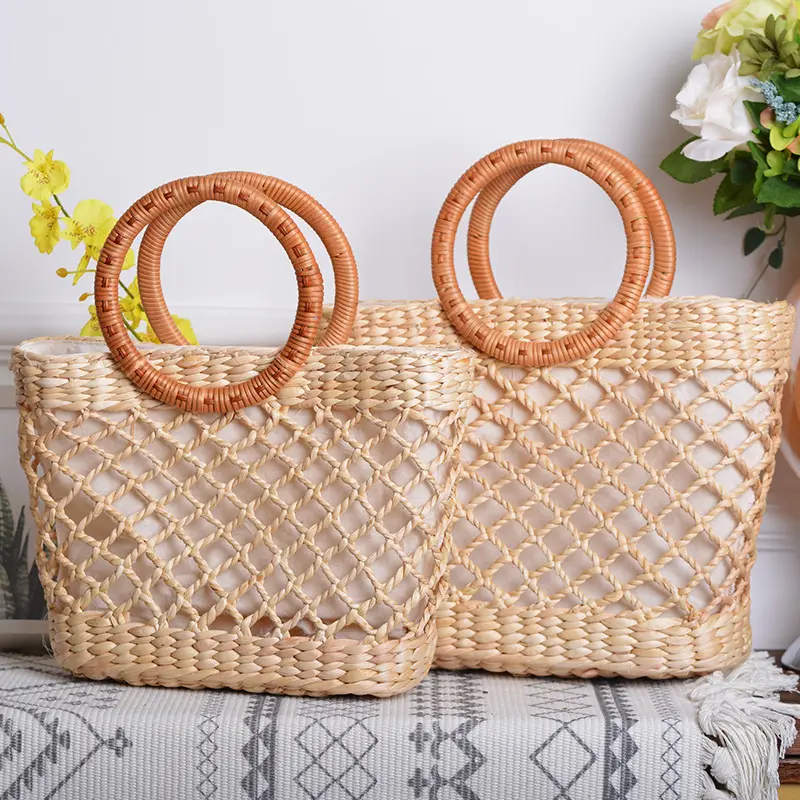 Stock Bag Wholesale 2019 New Design Mini Shape Straw Weave Lady Crossbody Bag With Chain