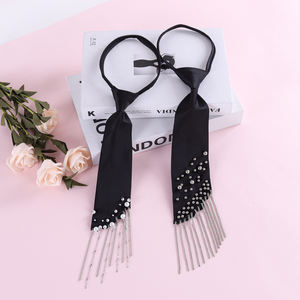 Corbata <span class=keywords><strong>de</strong></span> perlas <span class=keywords><strong>de</strong></span> acero con borlas informal transpirable hecha a mano a la moda para mujer <span class=keywords><strong>al</strong></span> por mayor versión coreana corbata perezosa sin anudar - Product Image 2