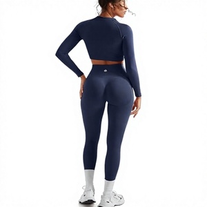Ensemble de yoga 2 pièces pour femme : short de sport taille haute confortable à séchage rapide et sans coutures, col rond, couleur unie, idéal pour l'été - Product Image 3