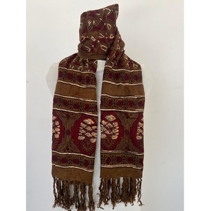 Bloc à main doux Ryon Ajrakh Print Stole Tissu lavable en machine de qualité supérieure idéal pour les cadeaux et le style quotidien - Product Image 1