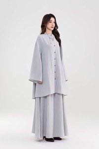 Ensemble Pudique 2 Pièces pour Femmes Musulmanes : Longue <span class=keywords><strong>Tunique</strong></span> Boutonnée et Jupe Longue Évasée Personnalisable - Product Image 3