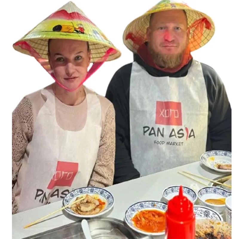 Custom Wholesale Single Use Non Woven Apron Adult Bibs Restaurant Guest DisposableBibs With Oil Proof Surface