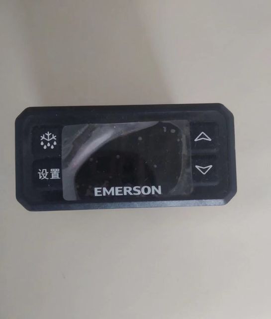 Emerson Temperature Controller Cr06cx PLC