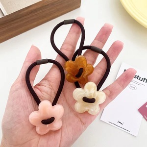 Élastique à cheveux en acrylique style coréen pour filles, accessoires pour cheveux à usage quotidien avec bande en tissu et fabrication artisanale - Product Image 1