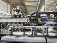 Machine de soufflage entièrement automatique à 8 cavités pour la fabrication de bouteilles en plastique d'eau minérale