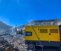 Atlas V900 V1200 V1260 cummins 364kw Construction 25bar Compresseur d'air diesel mobile pour le forage de puits d'eau