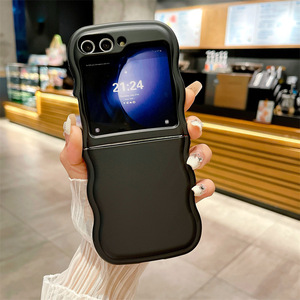 เคสโทรศัพท์มือถือแบบพับได้หลาก<span class=keywords><strong>สี</strong></span>ชุด INS ที่ดูดีมากเหมาะสำหรับ <span class=keywords><strong>Samsung</strong></span> Z <span class=keywords><strong>flip</strong></span> 6 5 <span class=keywords><strong>4</strong></span> 3เคสซิลิโคน<span class=keywords><strong>สี</strong></span>สันสดใส - Product Image 5