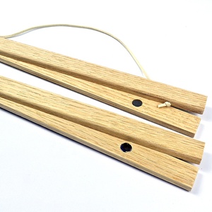 Cadre de taille personnalisée de haute qualité arbre suspendu en bois de pin cintre d'<span class=keywords><strong>affiche</strong></span> magnétique moderne porte-<span class=keywords><strong>affiche</strong></span> en bois - Product Image 6