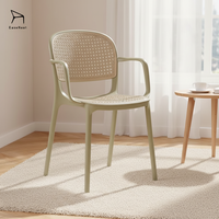 Chaise de salle à manger en plastique empilable moderne EaseNeat, design tendance pour usage intérieur/extérieur, café, restaurant, usage quotidien