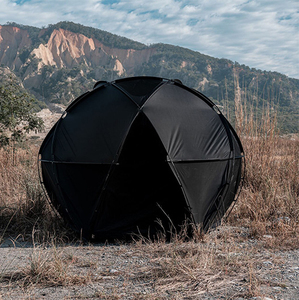 Nouvelle tente dôme Offre Spéciale en tissu noir de haute qualité pour le <span class=keywords><strong>Camping</strong></span> en plein air dôme géodésique luxe famille Glamping tente étoilée - Product Image 1