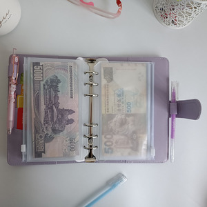 A5 A6 A7 Frosty PVC Bền Linh Hoạt <span class=keywords><strong>6</strong></span>-Lỗ Nhựa Trong Suốt Dây Kéo Túi Rõ Ràng Tiền Mặt Ví Phong Bì Cho Ngân Sách Chất Kết Dính - Product Image 4