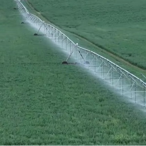 Complete landbouwirrigatieproject apparatuur inclusief waterpomp en center pivot sproeisysteem uit China - Product Image 1