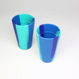 Tasse en <span class=keywords><strong>silicone</strong></span> tie-dye polyvalente de couleur mélangée bon marché fabriquée en Chine avec des couleurs personnalisées, idéale pour les boissons chaudes et froides - Product Image 2