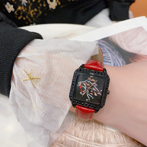 Reloj de pulsera de cuarzo de lujo para mujer, con esfera cuadrada en oro rosa, bisel de cristal, esfera con diseño de pavo real, correa de cuero verde y diamantes. - Product Image 4